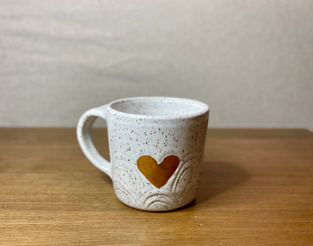 Gold grateful heart mug